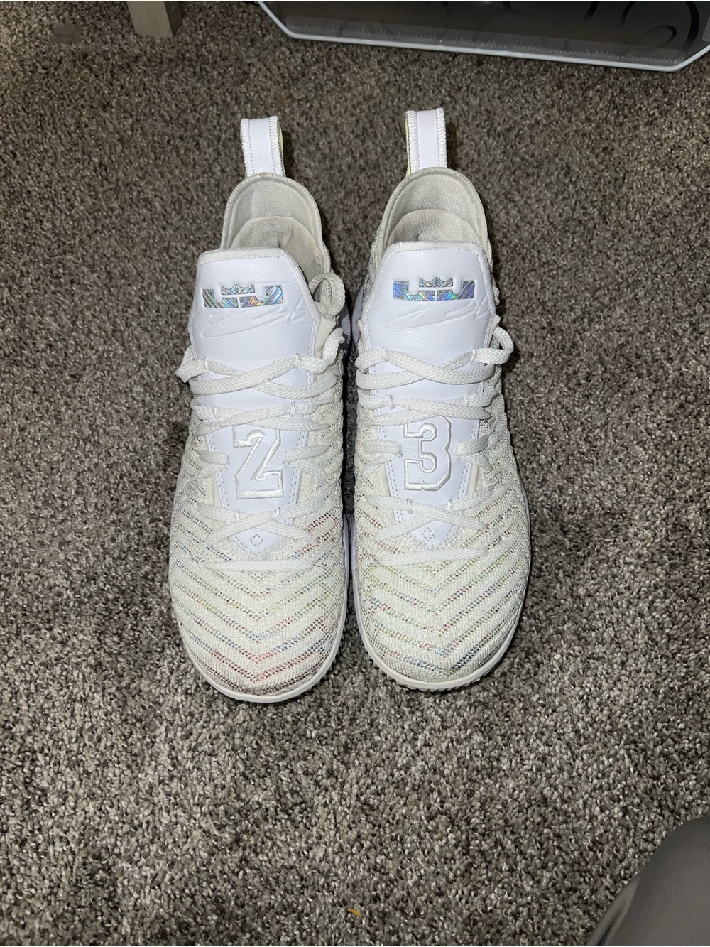 Nike LeBron 16
